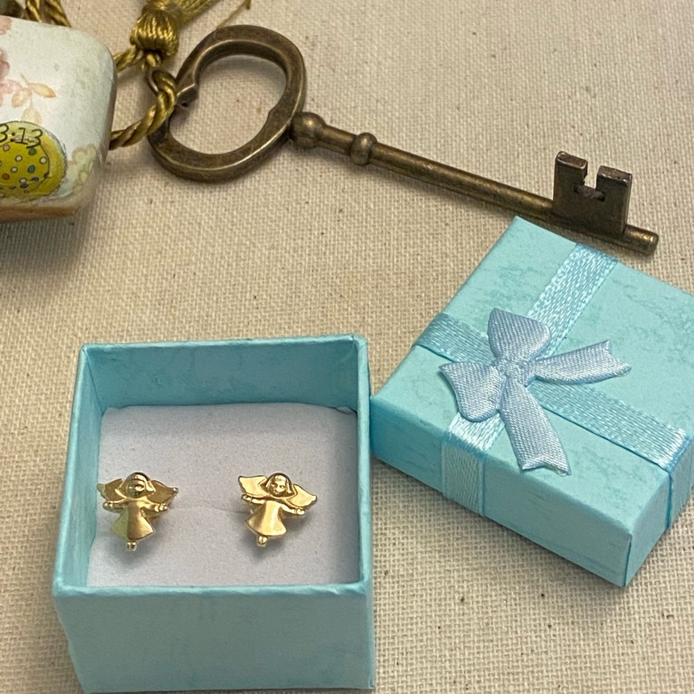 Retired James Avery 14k solid yellow gold Angel earrings
